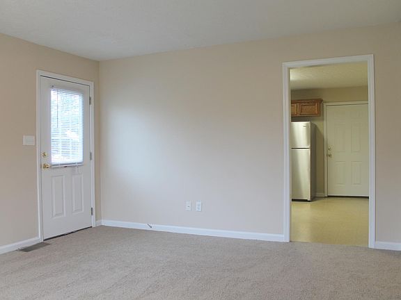 5th image of 102 Parker Pl