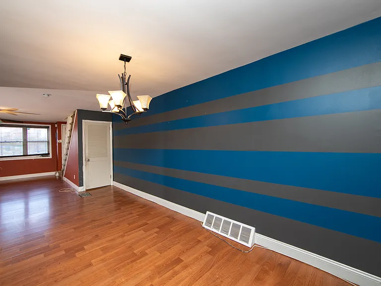 1357 Westbury Dr — Photo 11