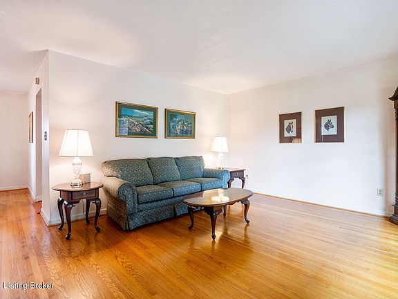 4th image of 2421 Westwood Ave
