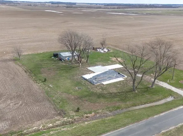 1480 N 425th St, Vandalia, IL 62471