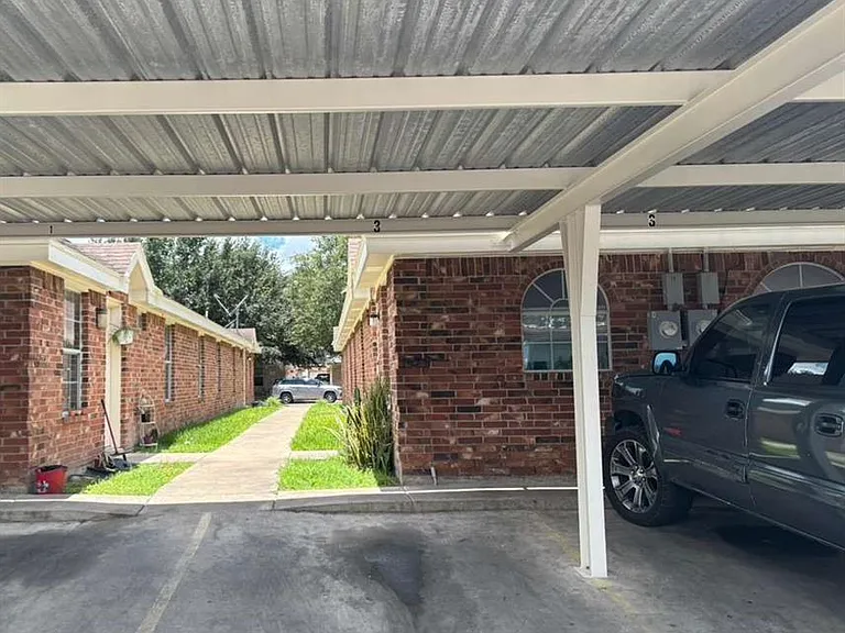 1510 Tampa St #3 — Photo 3