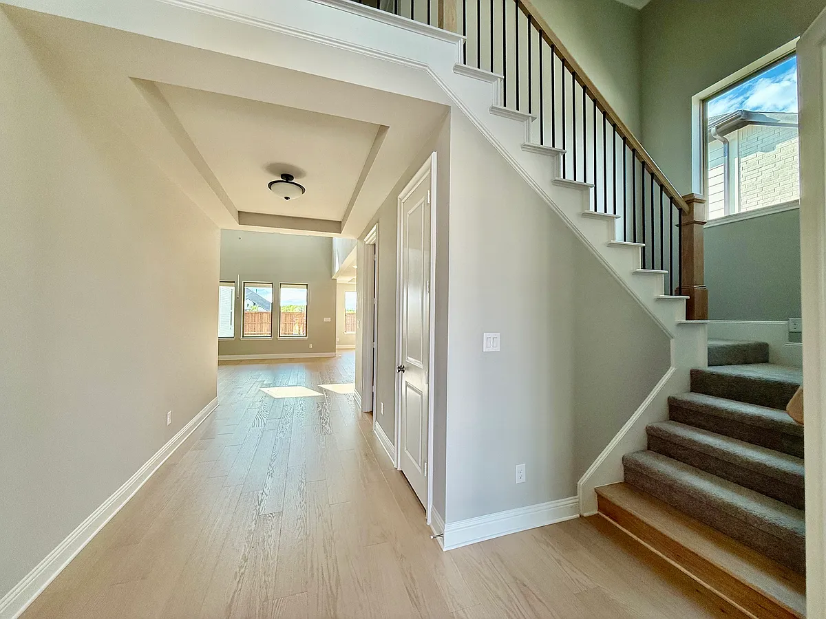 Building Photo - 2017 Montgomery Ln