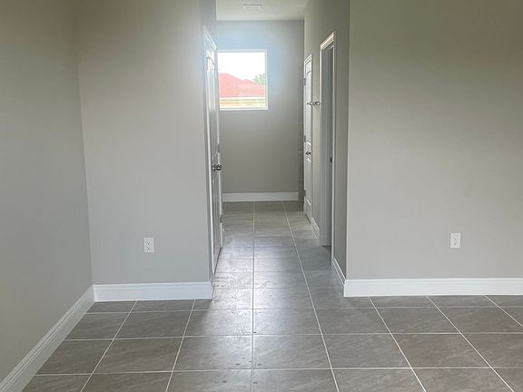 4th image of 334 Drum Ct