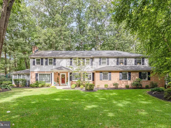 5016 Woodbox Ln, Mechanicsburg, PA 17055