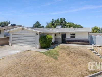 3116 Saint Marys St, Bakersfield, CA, 93305