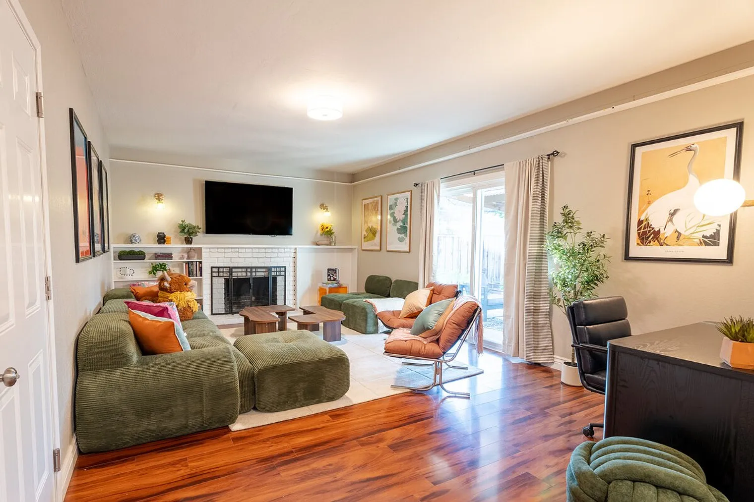 4 bed, 2.0 bath, $14,687 — Photo 1