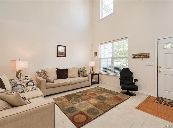 5th image of 7526 Abigail Glen Dr