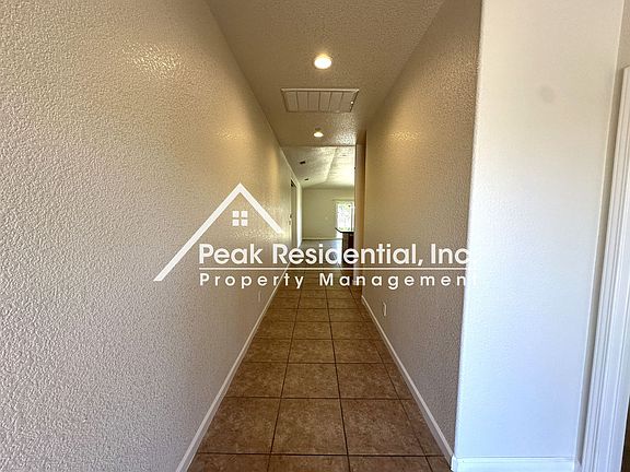 3rd image of 8291 Vida Ct