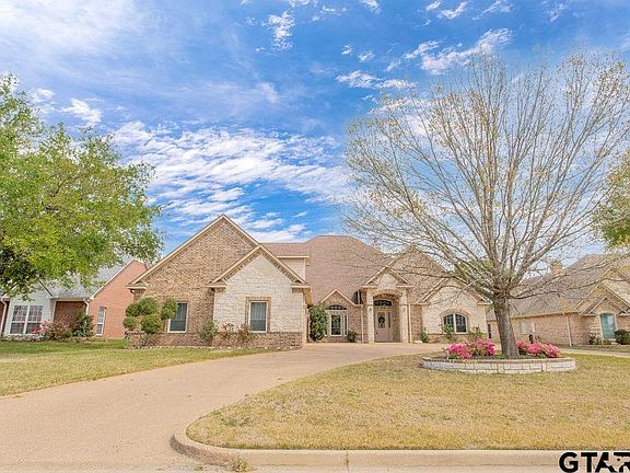 2nd image of 213 Winged Foot Dr