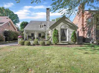 611 Fisher Rd, Grosse Pointe, MI 48230
