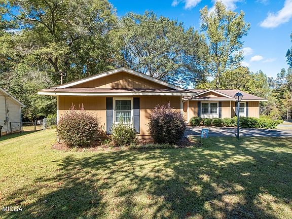 4th image of 1145 Clairmont Pl