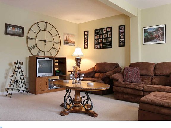2nd image of 25 Wisteria Dr