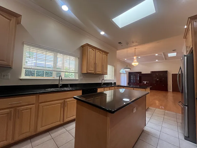 343 Franklin St — Photo 8