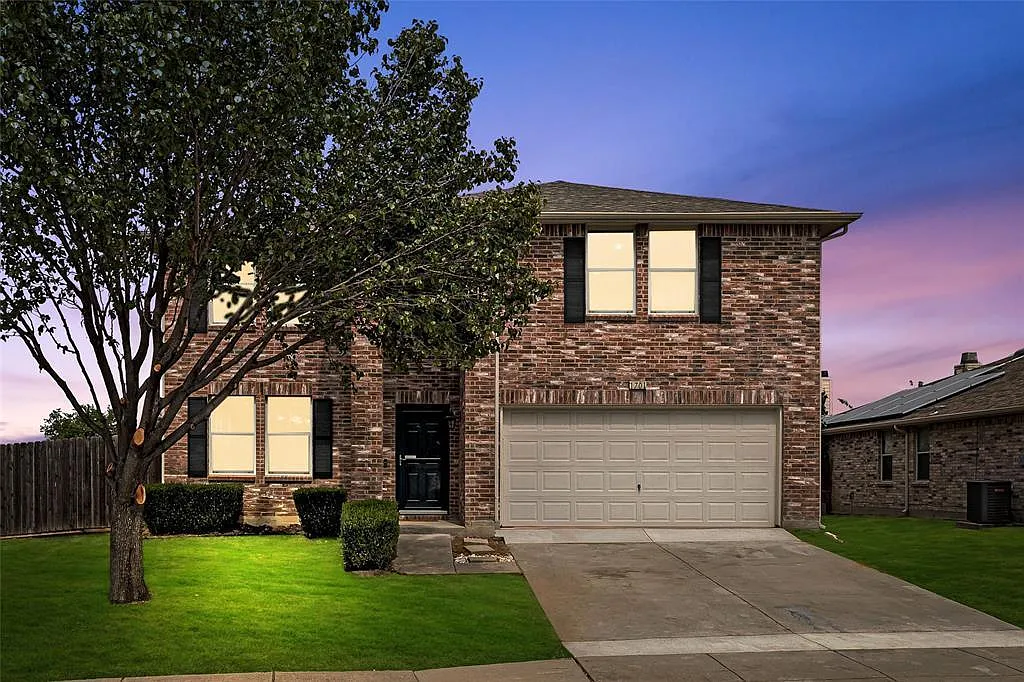 4 bed, 2.5 bath, 2917 sqft, $2,595 — Photo 1