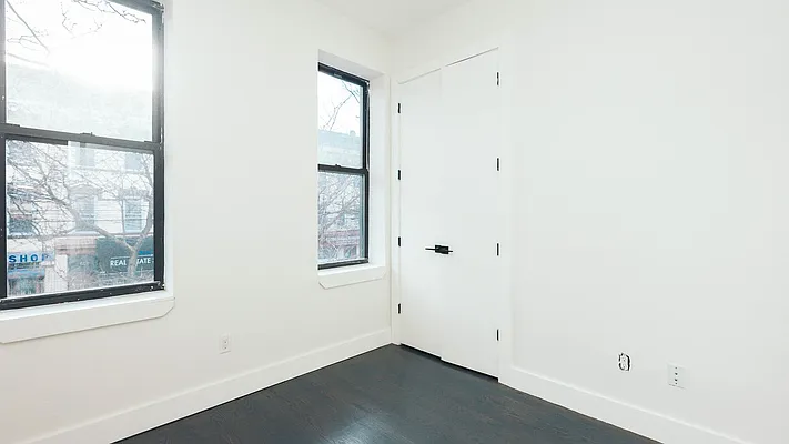 Rented by Nooklyn NYC LLC | media 31