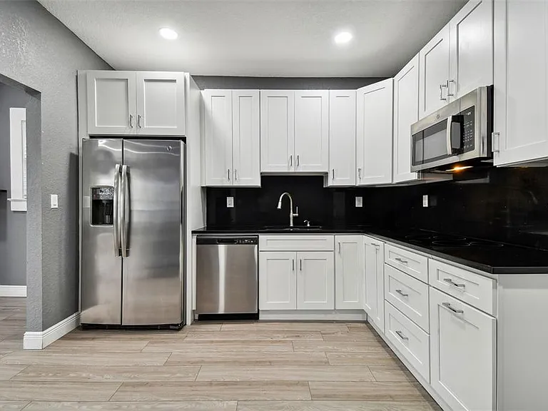 6810 N Navin Ave — Photo 14