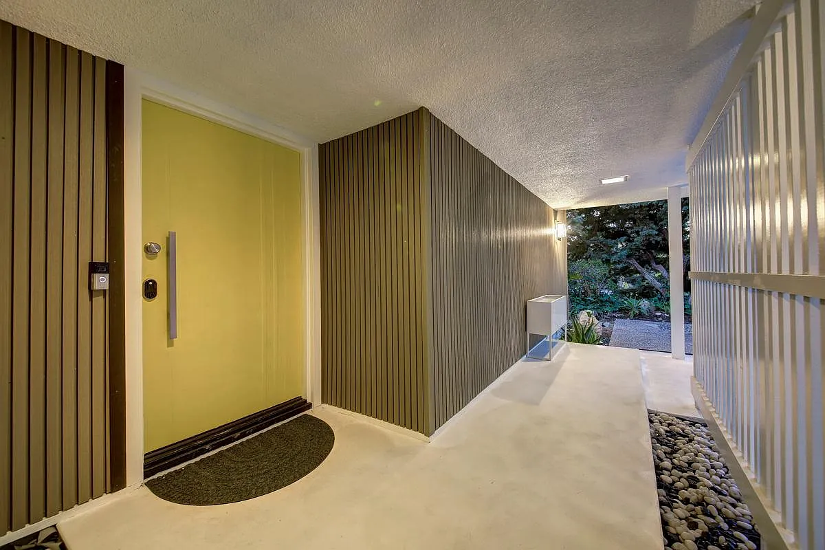 4 bed, 2378 sqft, $10,000 — Photo 4