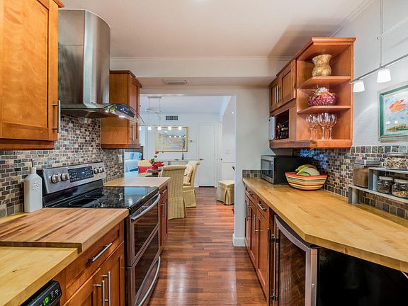 3rd image of 1428 SE 4th Ave APT 252