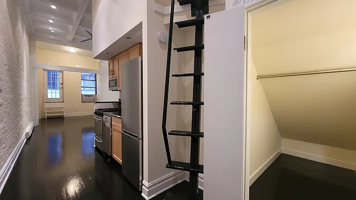 Rented by Julien Aractingi, LREB | media 5