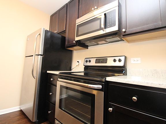 4th image of 1717 N Dayton St APT 202