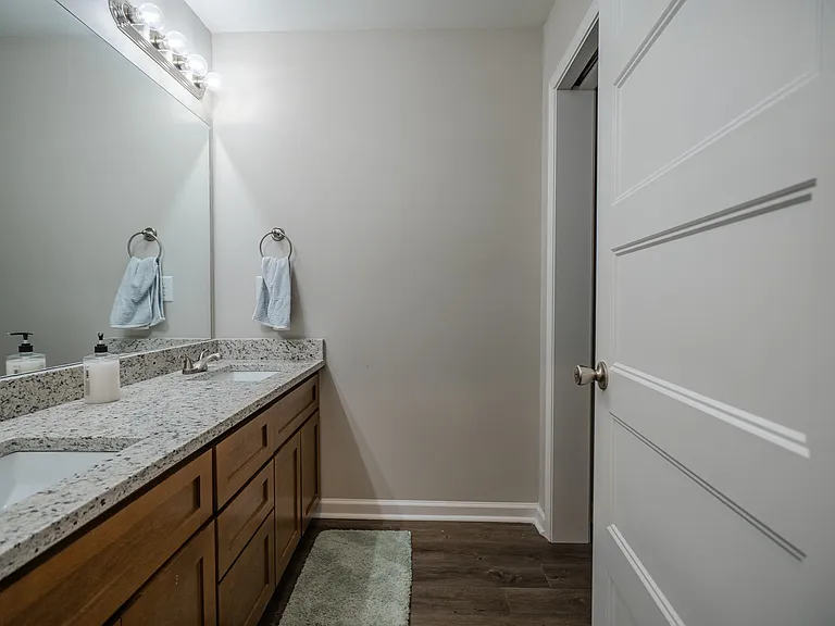 115 Governors Blvd — Photo 6
