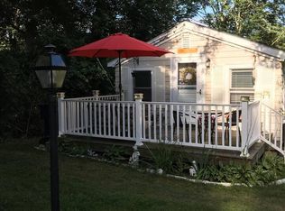 32 Nautilus Dr, Saunderstown, RI 02874