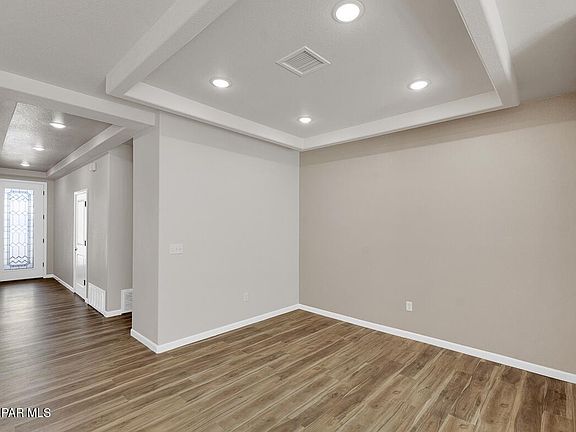 2nd image of 933 Aqueduct Ave