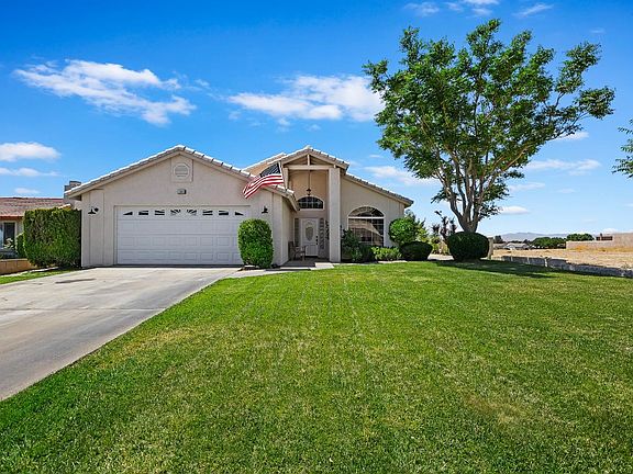 2nd image of 15023 Shady Elm Ln