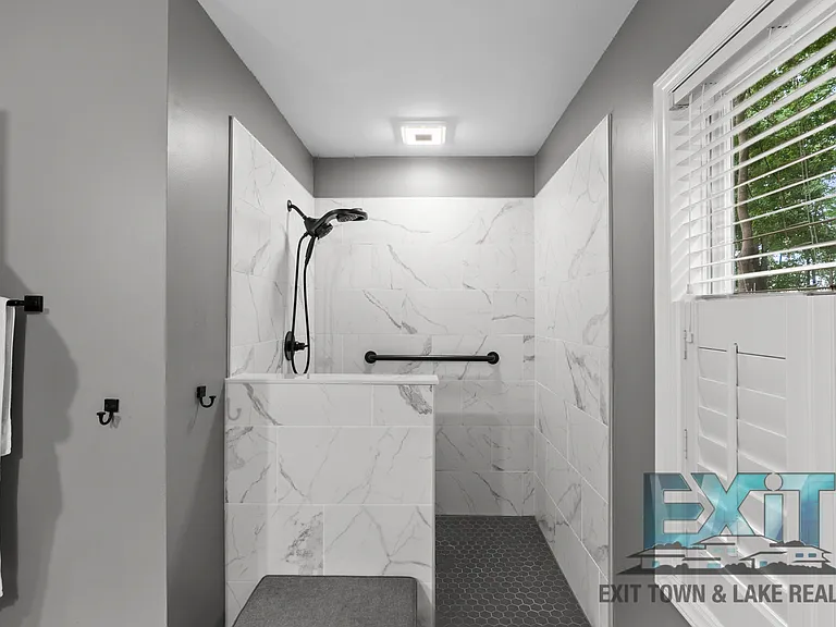 255 Sandy Ln — Photo 24