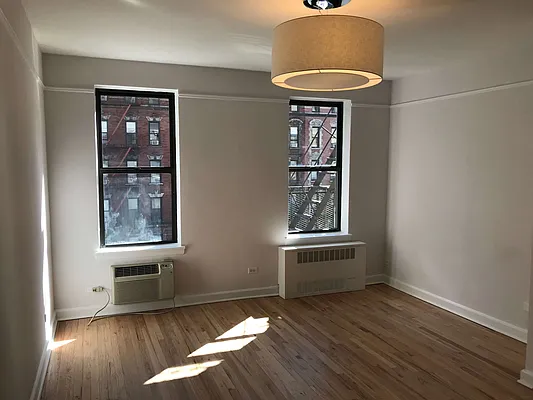 Rented by Metropolis Real Estate of Manhattan | media 34