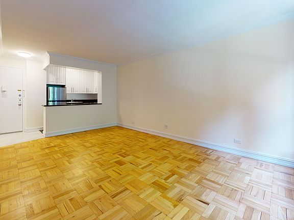 4th image of 305 W 13th St APT 1C