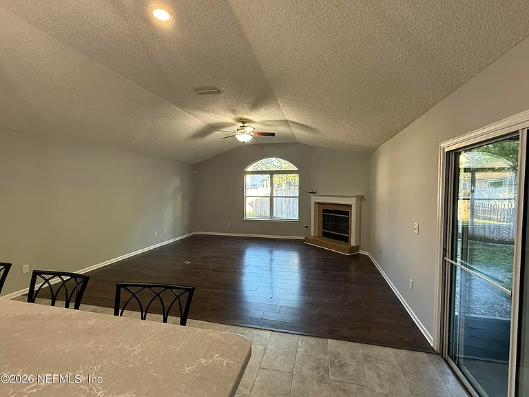 9339 Whisper Glen Dr — Photo 5