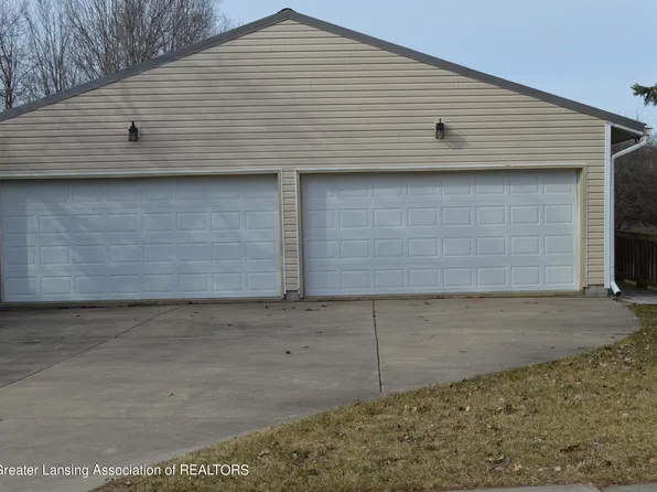 4336 Balmoral Dr, Lansing, MI 48911