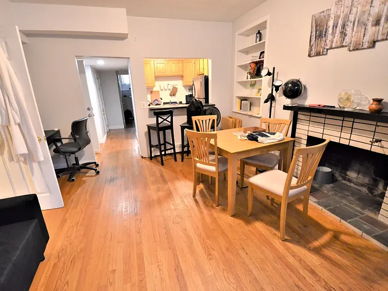 587 Beacon St #B — Photo 4
