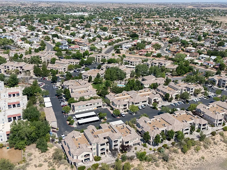 6200 Montano Plaza Dr NW Albuquerque, NM-67