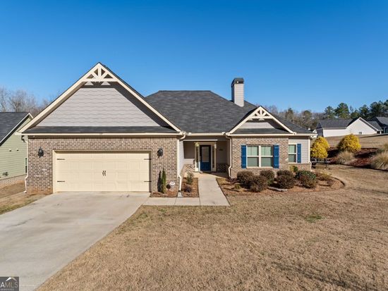 117 Coulter Woods Dr, Locust Grove, GA 30248