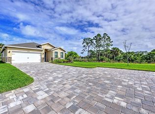 5731 SE Canyata Ct, Hobe Sound, FL 33455