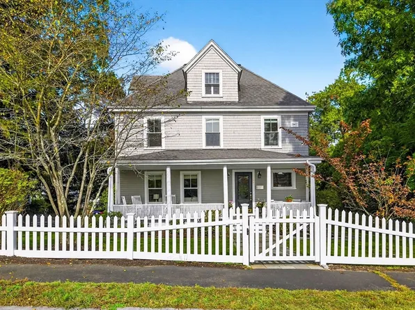 42 Calvin Rd, Wellesley, MA 02481