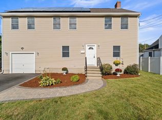 11 Sendick Rd, Woburn, MA 01801