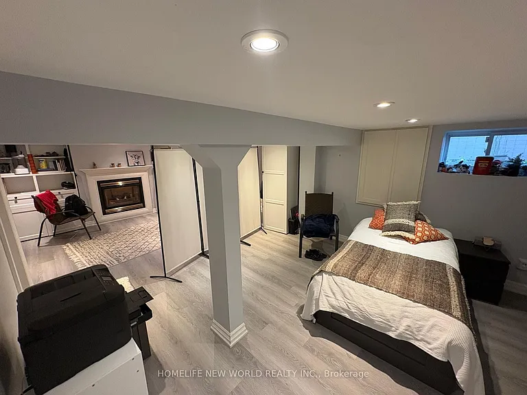 47 Lawrence Cres — Photo 16
