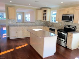 8 Marathon St, Toms River, NJ 08757