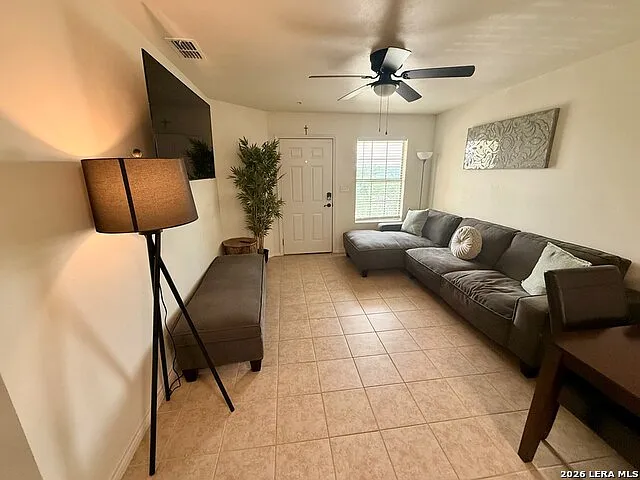 2 bed, 2.0 bath, 880 sqft, $1,500 — Photo 3