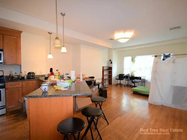 (undisclosed Address), Roxbury Crossing, MA 02120