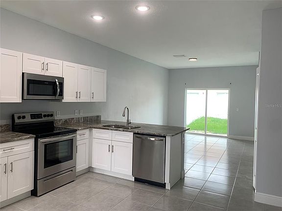 4th image of 605 Bluebill Ln #B