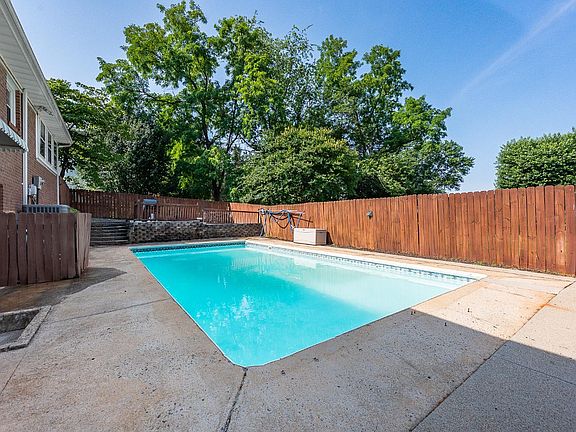 2nd image of 1246 Rainbow Forest Dr