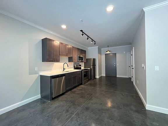 3rd image of 605 Campbell Ave SE #209