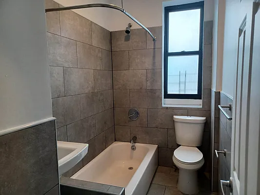 Rented by Reyes & Elsamad Real Estate Group | media 21