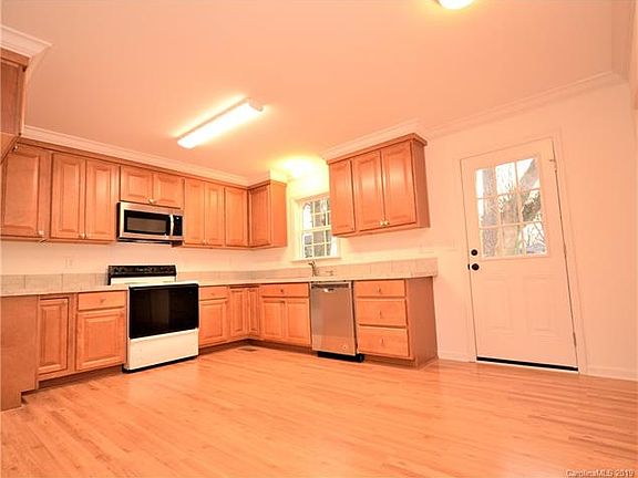 5th image of 109 Allen Dale Ln