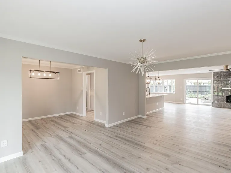 4015 Crown Shore Dr — Photo 6
