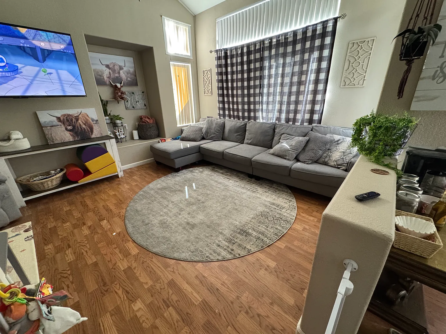 3 bed, 2.5 bath, 1273 sqft, $2,350 — Photo 4